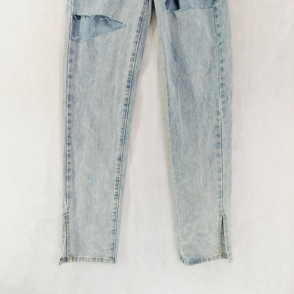 NEW PrettyLittleThing Light Blue Wash Thigh Rip Distressed Split Hem Jeans P614 - Picture 3 of 10